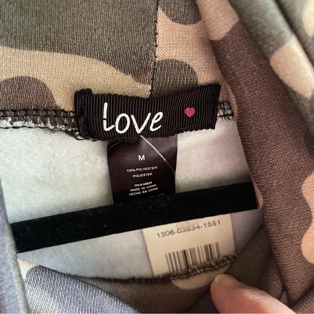 Camouflage Cowl Neck Drawstring Sweatshirt. Gold LOVE Spell-out on Sleeve. M - Picture 9 of 14